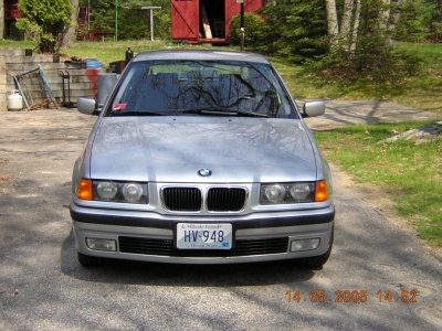 front-view-bmw-318