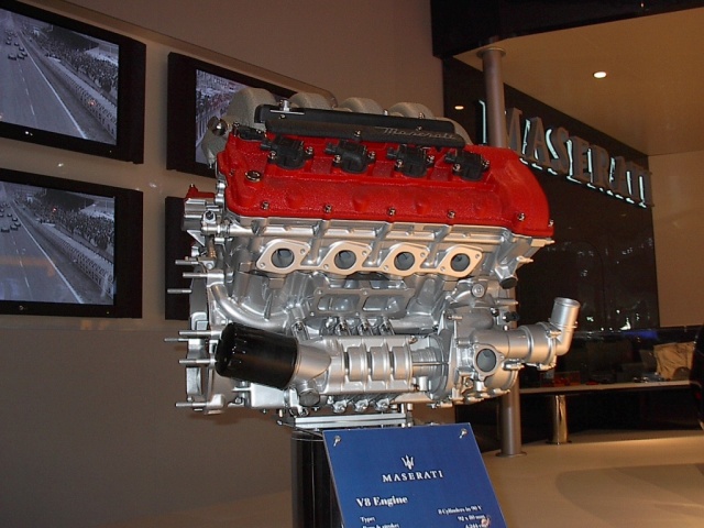 maserati-v-8-engine
