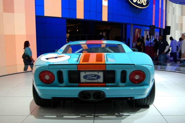 ford gt rear view