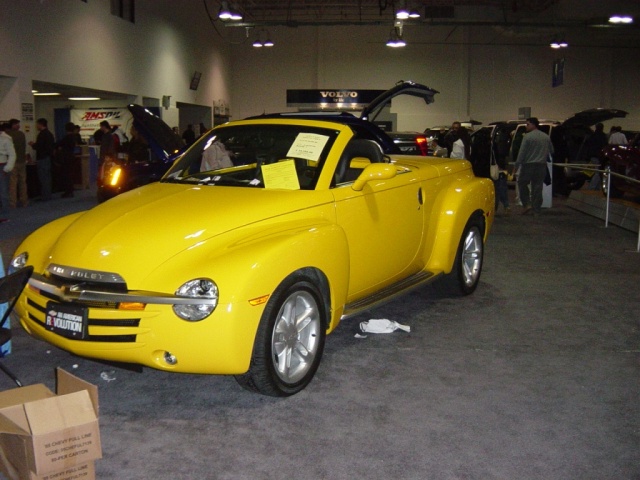 chevrolet-ssr-roadster-truck-front-view