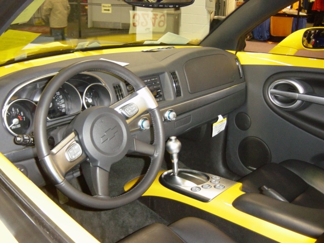 chevrolet-ssr-roadster-truck-interior-view