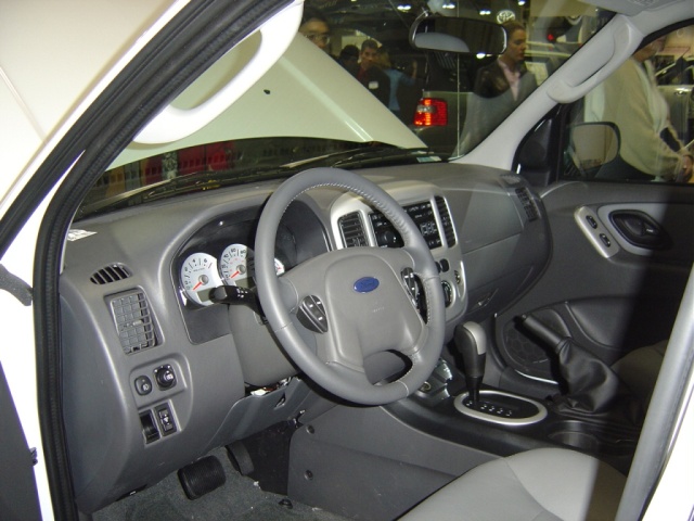 ford-escape-hybrid-interior-view