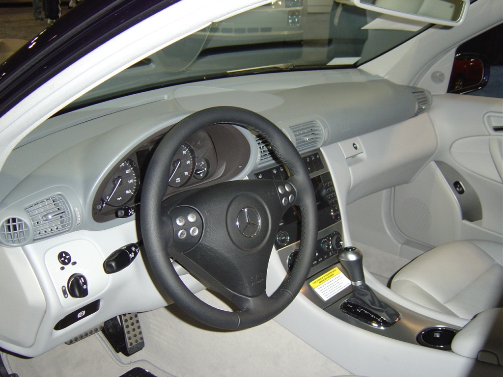 mercedes-c320-interior