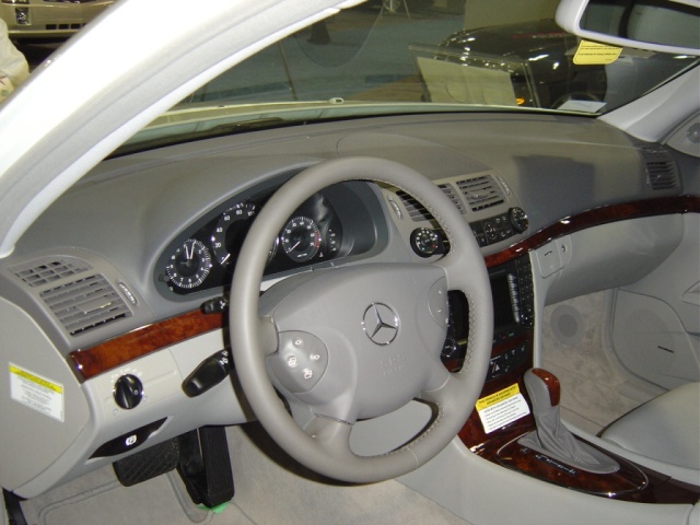 mercedes-e320-sedan-interior