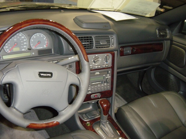 volvo-convertible-interior