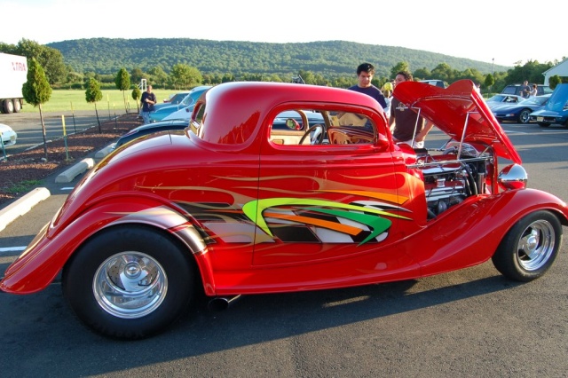 1933-Ford-Coupe-right-side