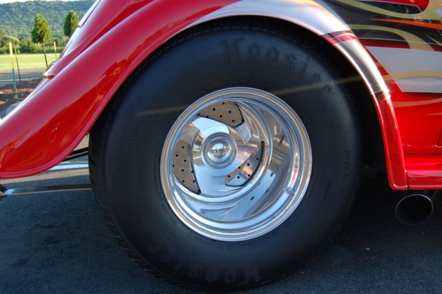 1933-Ford-Coupe-tire