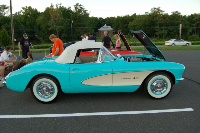 1957-Corvette-Convertible-side