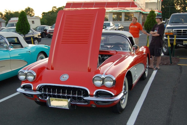 1958-Corvette-Convertible-front-hood
