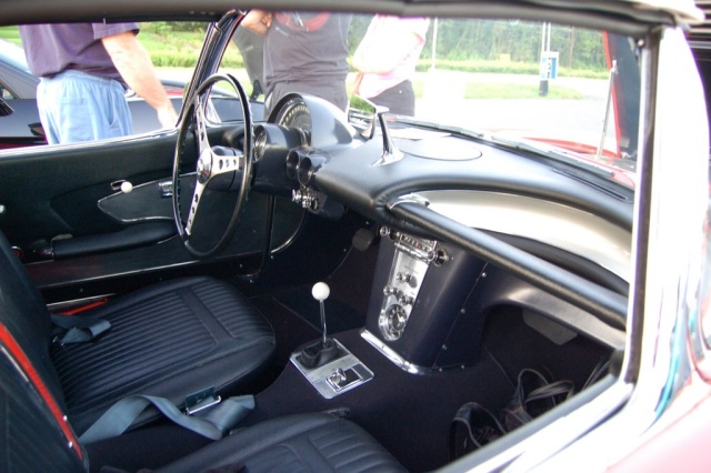 1958-Corvette-Convertible-interior