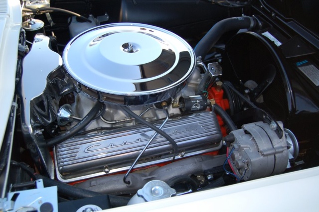 1963-Corvette-Sting-Ray-engine