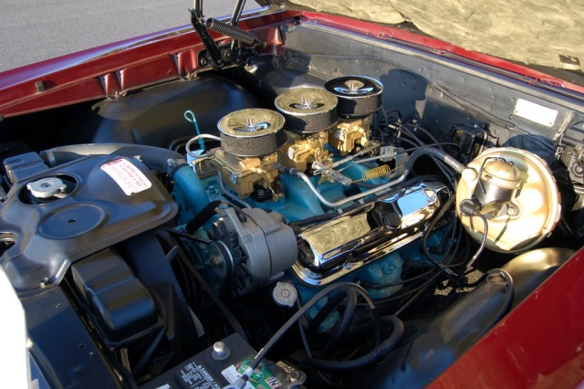 1965-GTO-Pontiac-engine