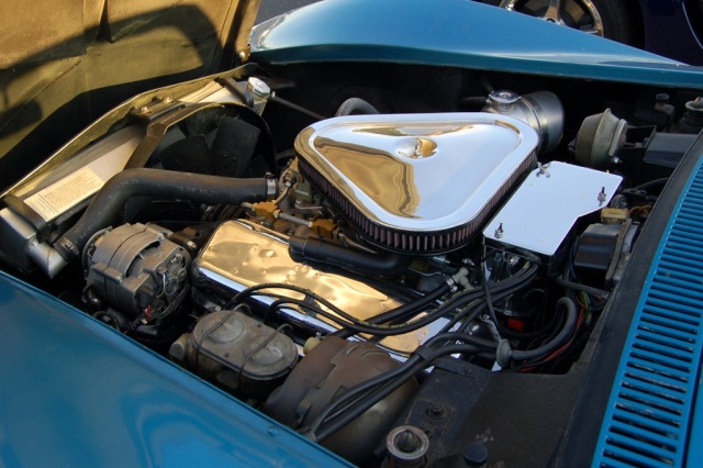 1968-Corvette-Convertible-427-engine