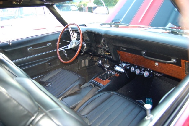 1969-Camaro-z28-passenger-interior