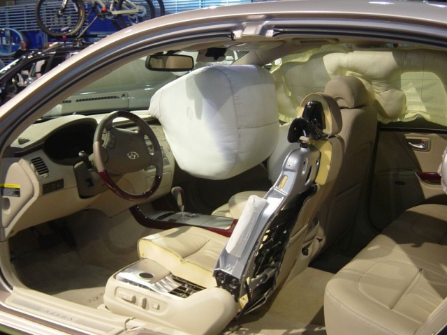 hyundai side cut away view airbags system