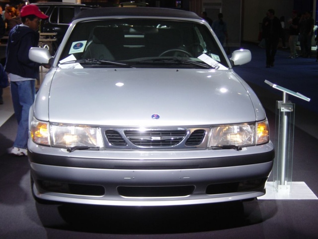 saab front view