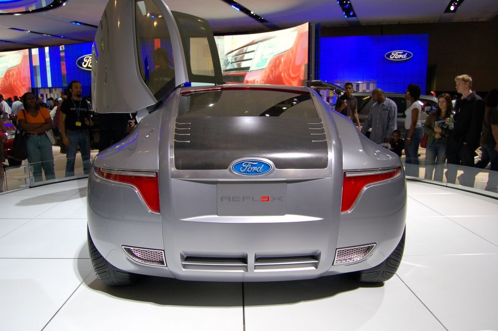 2006 Ford Reflex Concept. silver ford reflex concept