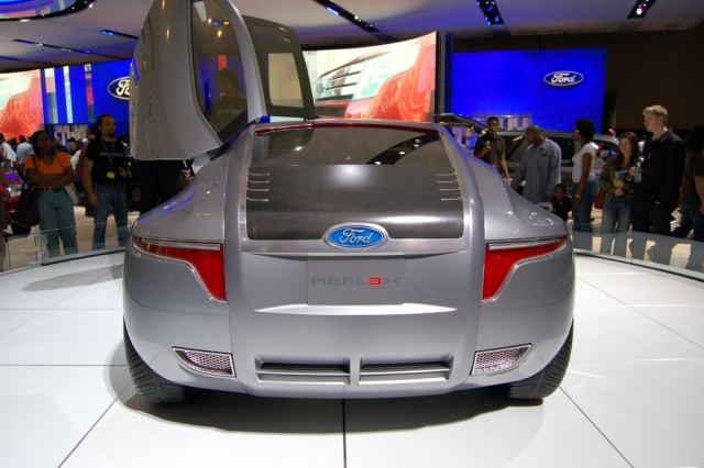 transpixel silver ford reflex concept car